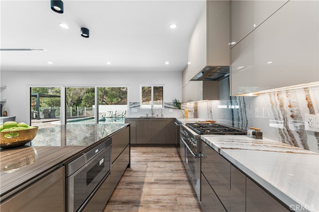 2911 E Chevy Chase DriveGlendale img 68