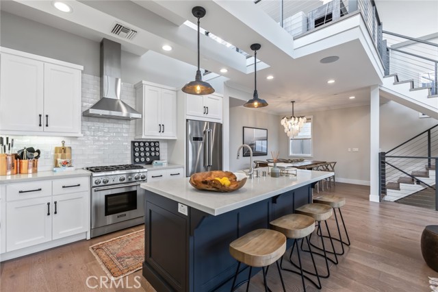 Detail Gallery Image 20 of 44 For 204 S Helberta, Redondo Beach,  CA 90277 - 4 Beds | 4 Baths