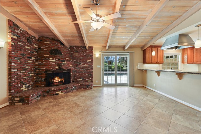2501 Cliff Road, Upland CA: https://media.crmls.org/medias/32595f48-79f0-48a2-bc70-7a94f3f72c12.jpg