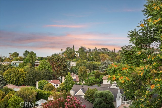 Detail Gallery Image 16 of 75 For 13424 Contour Dr, Sherman Oaks,  CA 91423 - 3 Beds | 4 Baths