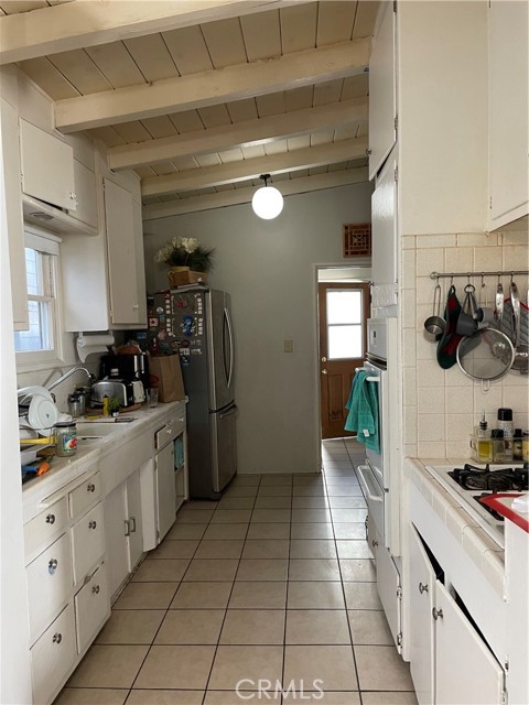 3217 Valley Drive, Manhattan Beach, California 90266, 3 Bedrooms Bedrooms, ,1 BathroomBathrooms,Residential,Sold,Valley,SB22022195