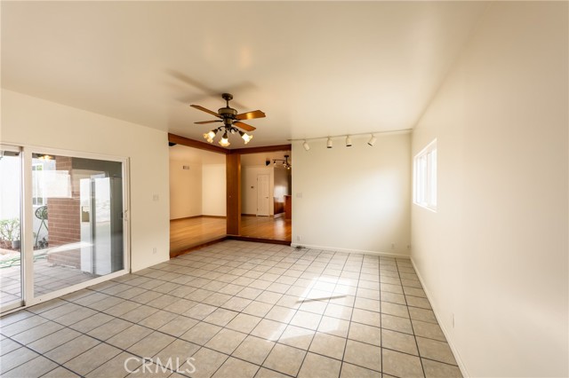 Detail Gallery Image 9 of 33 For 2007 W 180th Pl, Torrance,  CA 90504 - 4 Beds | 3 Baths