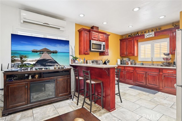 10240 Atlantic Avenue, South Gate CA: https://media.crmls.org/medias/3259cf0d-6929-45d6-8357-2218aa2f064f.jpg