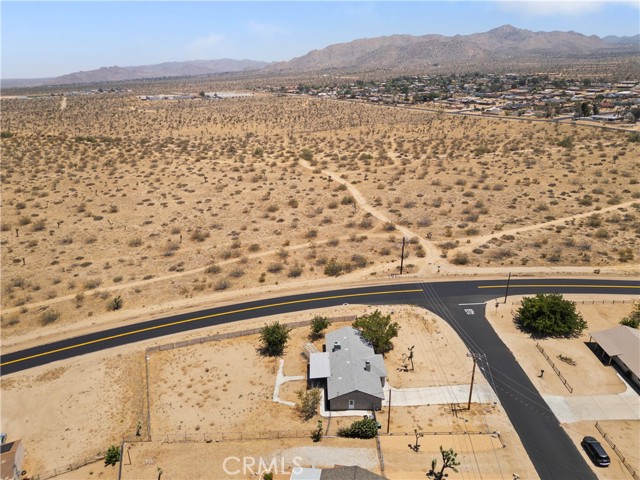 Detail Gallery Image 9 of 38 For 7147 Lennox Ave, Yucca Valley,  CA 92284 - 3 Beds | 2 Baths