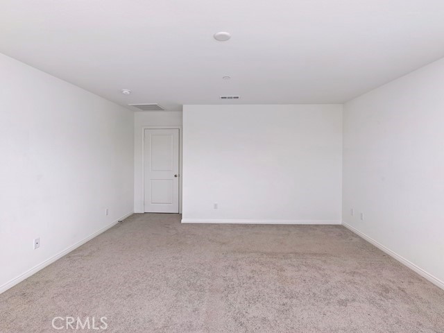 https://media.crmls.org/medias/325a1f15-034b-4d4e-9425-4b9423acbec7.jpg?preset=X-Large