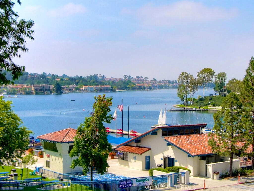 https://media.crmls.org/medias/325a2c12-4567-4f9d-8a99-5b214ef9df83.jpg?preset=X-Large