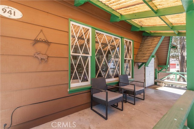 941 Anita Avenue, Big Bear City CA: https://media.crmls.org/medias/325a90a1-6f93-4af4-8bae-d6c64cd0d826.jpg