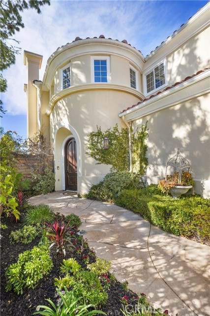 Image 8 of 63 For 907 Deerhill Road