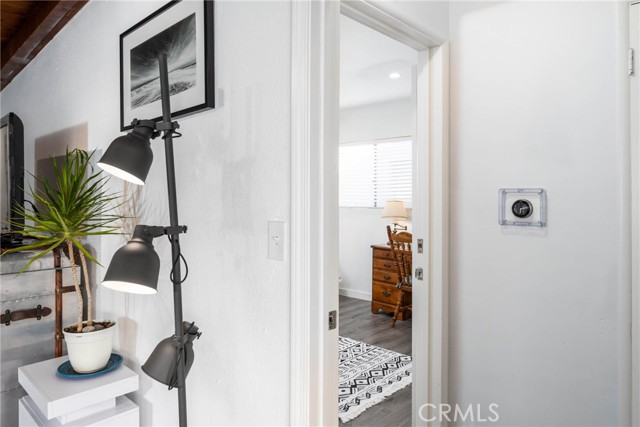 Detail Gallery Image 15 of 60 For 14027 Wyandotte St, Van Nuys,  CA 91405 - 4 Beds | 4 Baths