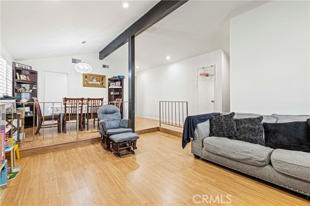 Detail Gallery Image 3 of 24 For 9689 Kewen Avenue, Pacoima,  CA 91331 - 4 Beds | 2 Baths
