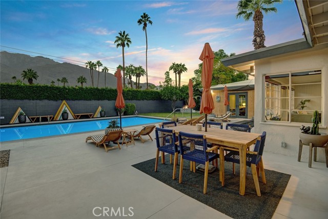 1645 S Sunrise Way, Palm Springs CA: https://media.crmls.org/medias/325c0f39-eefa-4a94-b584-87a2ca5674ea.jpg