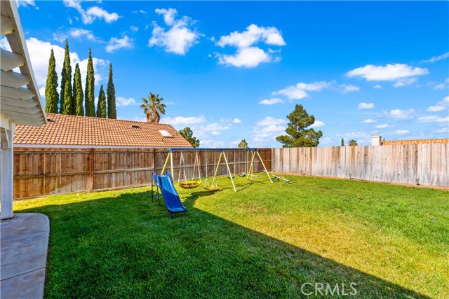 Detail Gallery Image 25 of 32 For 39330 Beacon Ln, Palmdale,  CA 93551 - 3 Beds | 2/1 Baths
