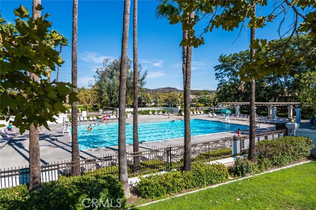 Detail Gallery Image 10 of 15 For 38 via Solaz, Rancho Santa Margarita,  CA 92688 - 2 Beds | 2 Baths