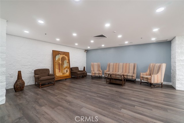 24055 Paseo Del Lago, Laguna Woods CA: https://media.crmls.org/medias/325cda03-31c3-4d46-8f7d-ad5eedc65b46.jpg