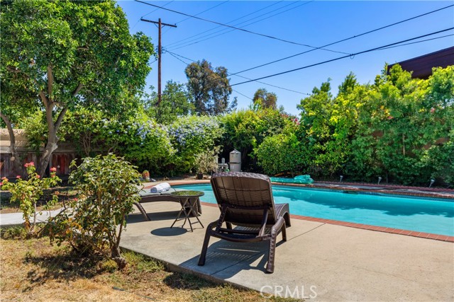 Detail Gallery Image 20 of 22 For 6535 Mary Ellen Ave, Valley Glen,  CA 91401 - 3 Beds | 2/1 Baths