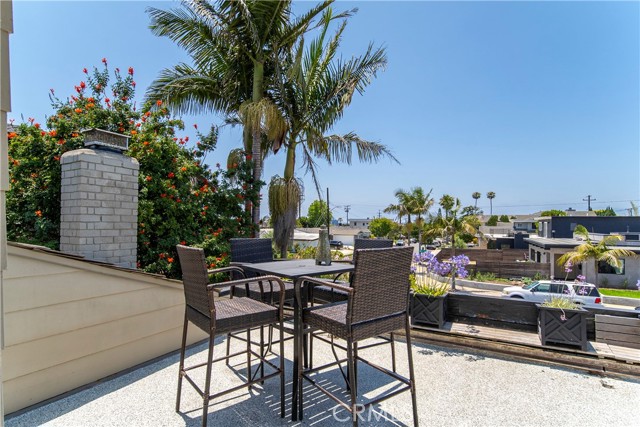 1733 Bayou Way, Seal Beach CA: https://media.crmls.org/medias/325d3095-9ced-4924-957f-ee1fdcd57d33.jpg