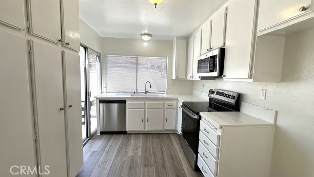 Detail Gallery Image 7 of 22 For 19519 Rinaldi #57,  Porter Ranch,  CA 91326 - 3 Beds | 2 Baths