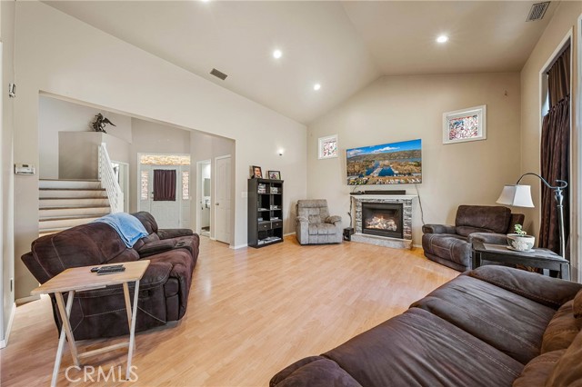 Detail Gallery Image 15 of 56 For 2920 Meadow Creek Rd, Clearlake Oaks,  CA 95423 - 3 Beds | 2/1 Baths