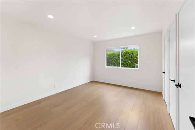 20217 Wells Drive, Woodland Hills CA: https://media.crmls.org/medias/325de8fb-b24f-4f09-be3a-49a3946d1093.jpg