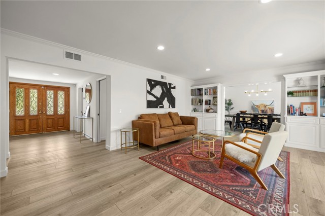 4135 Picasso Avenue, Woodland Hills CA: https://media.crmls.org/medias/325eb909-9f79-44e9-92b2-1f5556b9f8a8.jpg