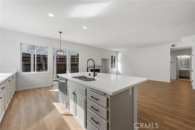 Detail Gallery Image 18 of 60 For 5640 Eisenhower Way, Palmdale,  CA 93552 - 4 Beds | 3 Baths