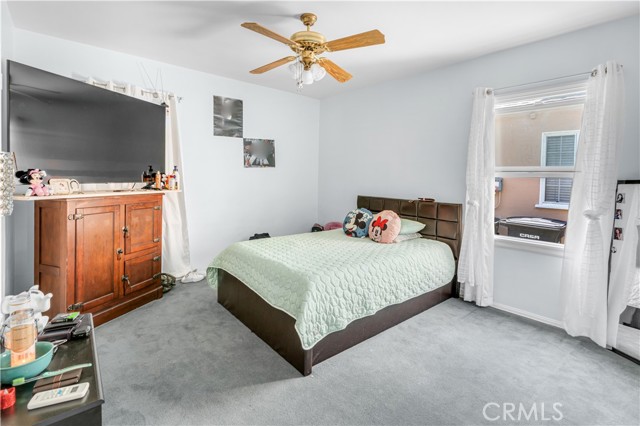 2nd bedroom