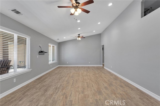 Detail Gallery Image 10 of 69 For 11844 Jenny St, Oak Hills,  CA 92344 - 4 Beds | 2/1 Baths