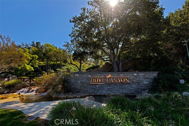 7 Mariposa, Rancho Santa Margarita CA: https://media.crmls.org/medias/325f92a4-4d5e-43a6-904e-53c711b8ca15.jpg