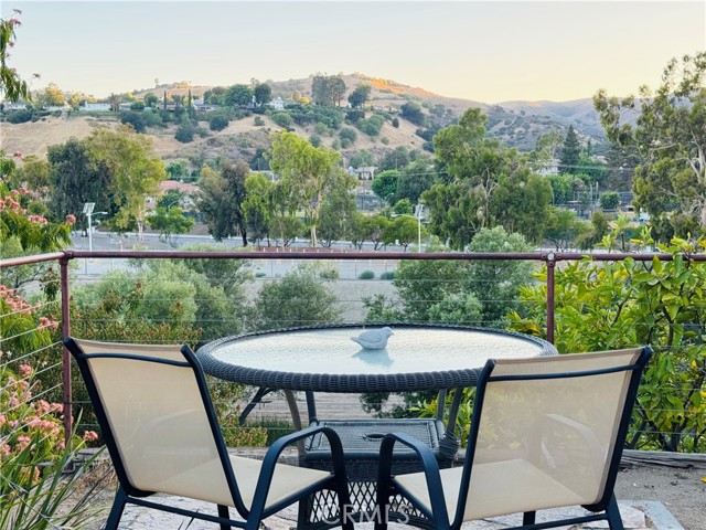 24308 Highlander, West Hills CA: https://media.crmls.org/medias/32601736-7aa1-499e-9908-94bb05b50abf.jpg