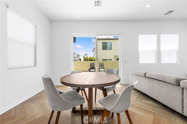 27 Miren Pl, Arcadia CA: https://media.crmls.org/medias/32603de3-7299-4c46-9916-affaa769181c.jpg