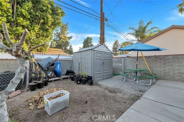 16908 Los Alimos Street, Granada Hills CA: https://media.crmls.org/medias/32607313-430c-4480-a6e2-49221aa4c469.jpg
