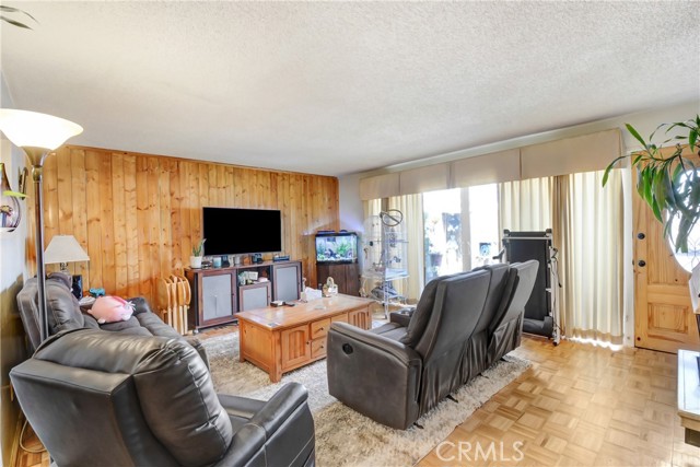 Detail Gallery Image 3 of 9 For 3098 Panorama Rd a,  Riverside,  CA 92506 - 2 Beds | 2 Baths