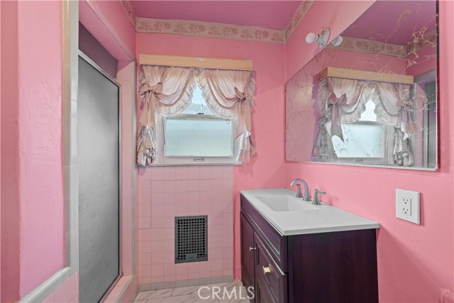 Detail Gallery Image 25 of 46 For 9606 S 4th Ave, Inglewood,  CA 90305 - 4 Beds | 3 Baths