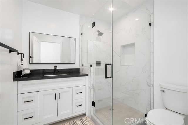 3189 S Bentley Avenue, Los Angeles CA: https://media.crmls.org/medias/3261e267-3004-4055-a5d5-998236f8d102.jpg