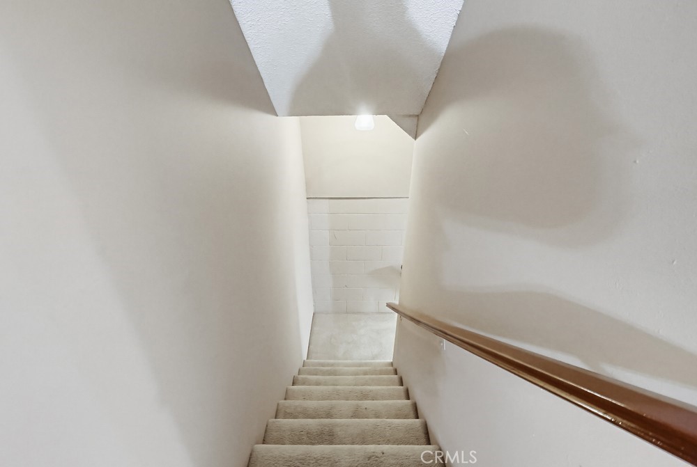 https://media.crmls.org/medias/3262a7bc-2155-4e97-9eb1-2a3643795f3d.jpg?preset=X-Large