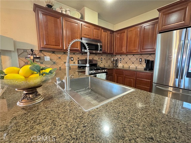 Detail Gallery Image 8 of 38 For 1443 Lily Ln, Turlock,  CA 95382 - 3 Beds | 2/1 Baths