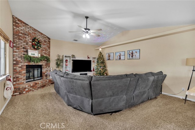 Detail Gallery Image 6 of 39 For 15888 Saint Timothy, Apple Valley,  CA 92307 - 4 Beds | 2 Baths