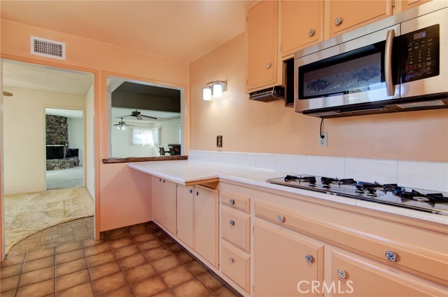 5398 Park Avenue, Garden Grove CA: https://media.crmls.org/medias/32636a83-f0d6-41b7-be2c-608484a0d0e7.jpg