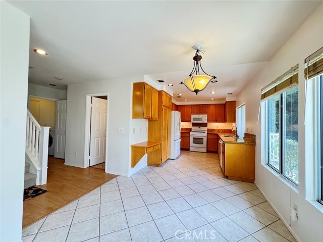 Detail Gallery Image 5 of 26 For 28621 Bridge Water, Menifee,  CA 92584 - 3 Beds | 2/1 Baths