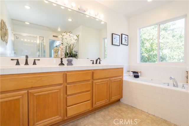 Detail Gallery Image 21 of 49 For 11787 Oakhurst Way, Porter Ranch,  CA 91326 - 5 Beds | 3 Baths