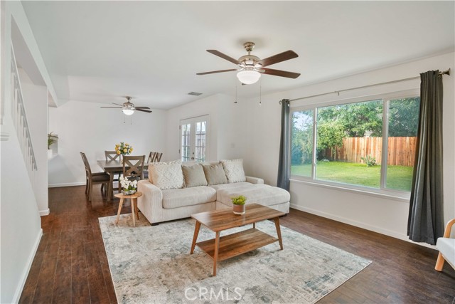 Detail Gallery Image 2 of 25 For 1504 Santiago Ct, Bakersfield,  CA 93307 - 4 Beds | 2/1 Baths