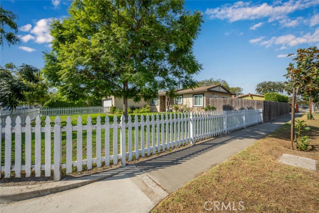 Detail Gallery Image 6 of 39 For 1001 Nicklett Ave, Fullerton,  CA 92833 - 4 Beds | 2 Baths