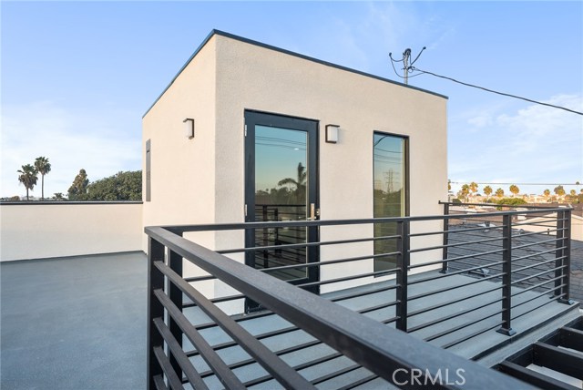 2321 Vanderbilt Lane, Redondo Beach, California 90278, 6 Bedrooms Bedrooms, ,2 BathroomsBathrooms,Residential,Sold,Vanderbilt,CV20231019