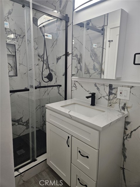 Detail Gallery Image 8 of 21 For 125 Unit a Bennett Ave, Long Beach,  CA 90803 - 1 Beds | 1 Baths