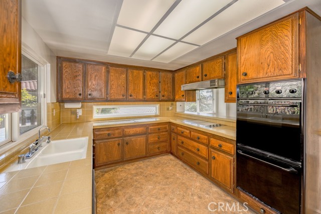 851 Misty Isle Drive, Glendale CA: https://media.crmls.org/medias/326624a9-a69b-49ec-b26f-4b9cf353b431.jpg