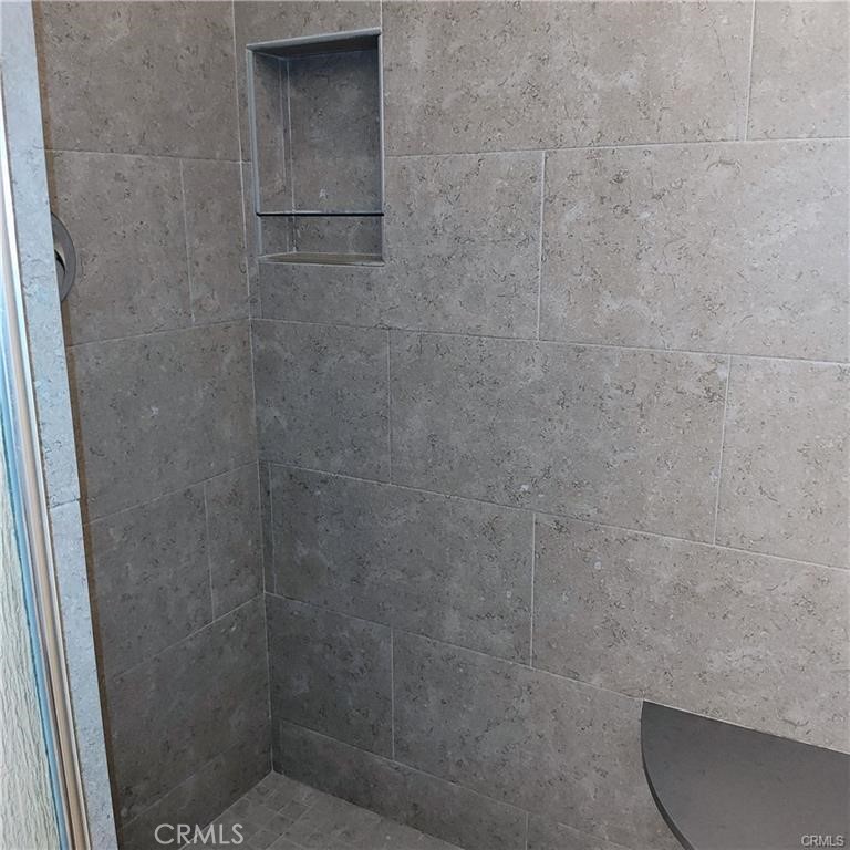 https://media.crmls.org/medias/3266539a-52c9-4954-aacb-c668d77c5364.jpg?preset=X-Large
