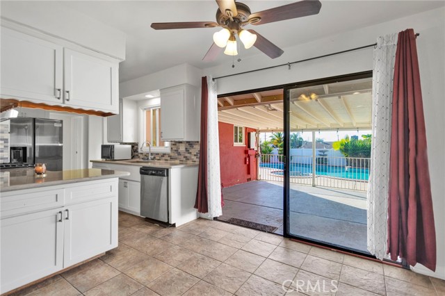 Detail Gallery Image 12 of 52 For 5728 Newbury Ave, San Bernardino,  CA 92404 - 3 Beds | 2 Baths