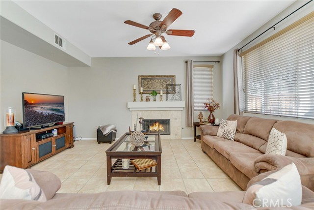 32501 Sprucewood Way, Lake Elsinore CA: https://media.crmls.org/medias/3267553c-911b-4a86-8381-315babf8e5ac.jpg