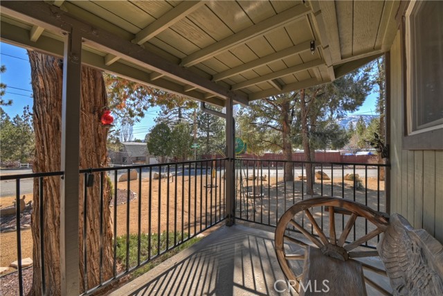 Detail Gallery Image 4 of 17 For 437 San Martin, Big Bear City,  CA 92314 - 2 Beds | 1 Baths