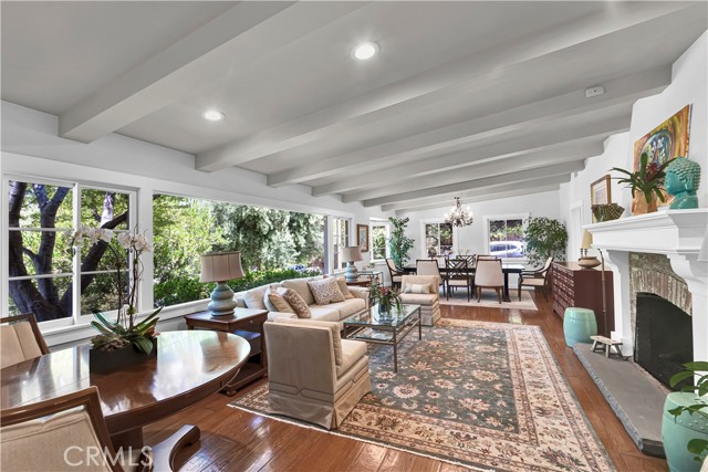 Detail Gallery Image 5 of 59 For 18090 Karen Dr, Encino,  CA 91316 - 4 Beds | 2/1 Baths